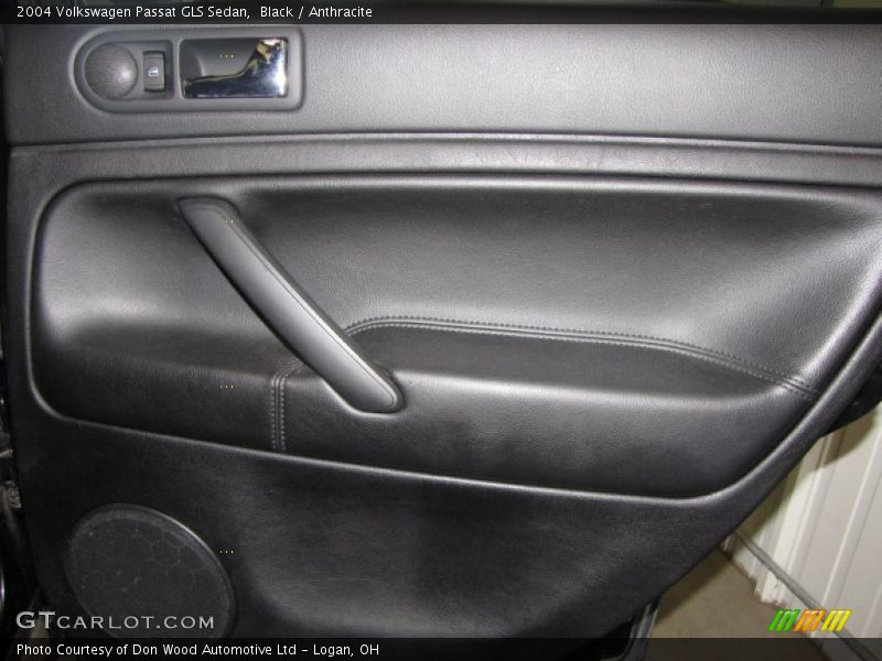 Black / Anthracite 2004 Volkswagen Passat GLS Sedan
