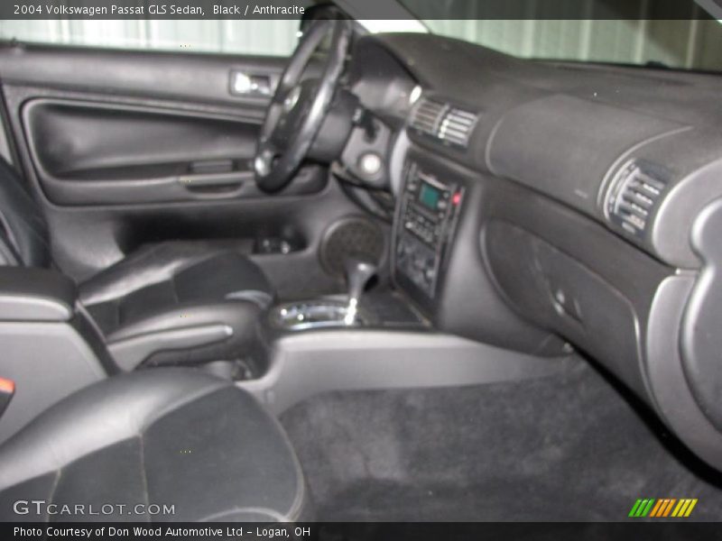 Black / Anthracite 2004 Volkswagen Passat GLS Sedan