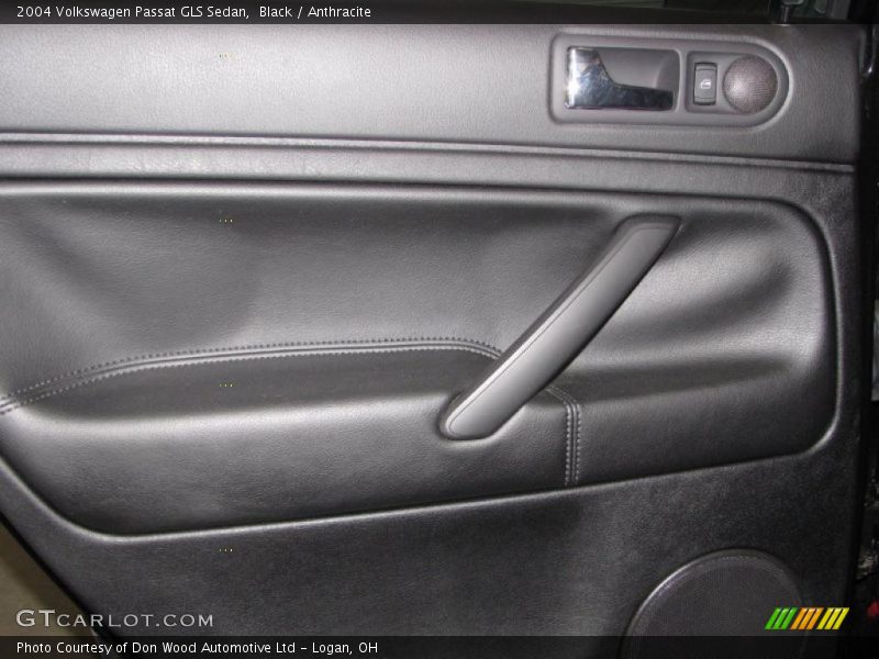 Black / Anthracite 2004 Volkswagen Passat GLS Sedan