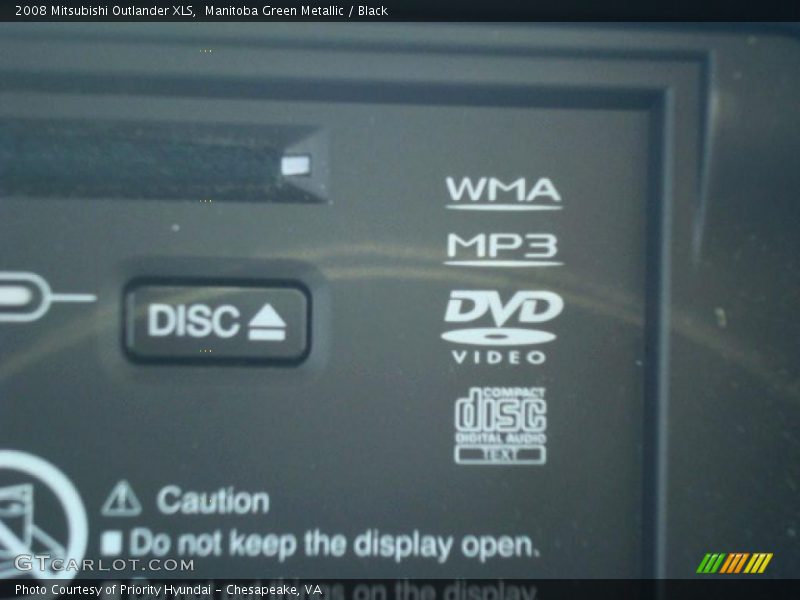 Manitoba Green Metallic / Black 2008 Mitsubishi Outlander XLS