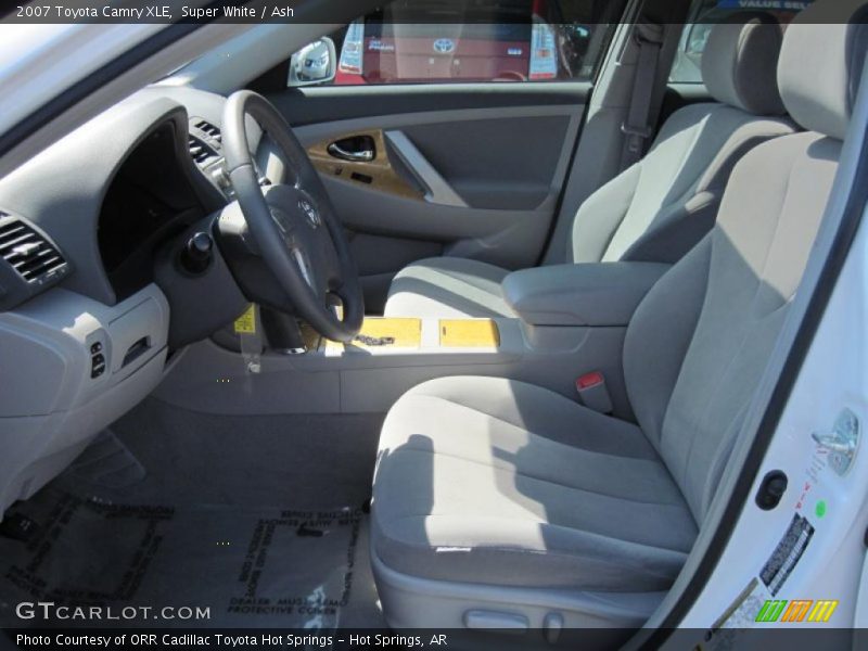 Super White / Ash 2007 Toyota Camry XLE
