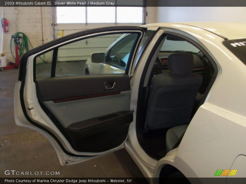 Dover White Pearl / Medium Gray 2009 Mitsubishi Galant ES