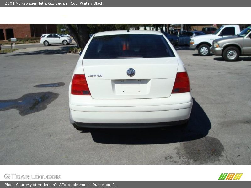Cool White / Black 2001 Volkswagen Jetta GLS Sedan