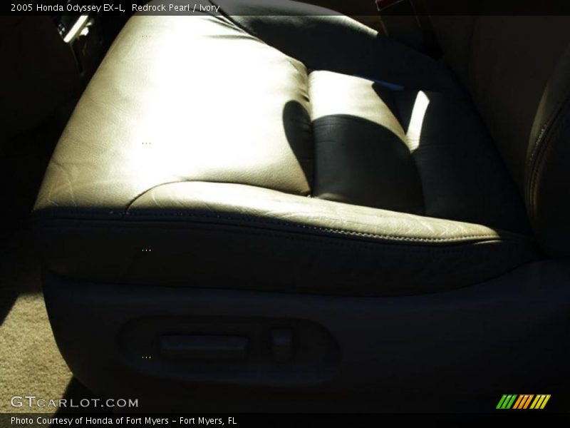 Redrock Pearl / Ivory 2005 Honda Odyssey EX-L