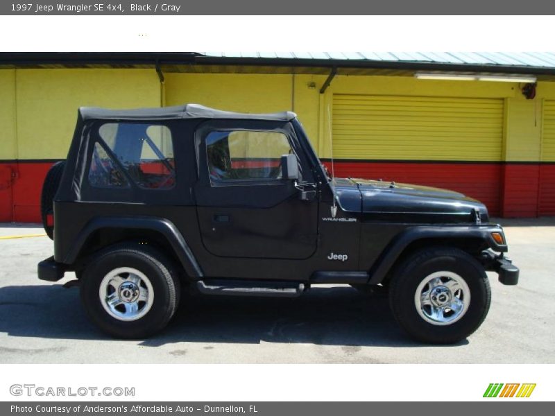 Black / Gray 1997 Jeep Wrangler SE 4x4