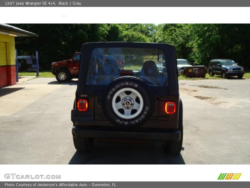 Black / Gray 1997 Jeep Wrangler SE 4x4