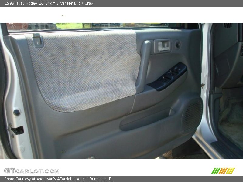 Bright Silver Metallic / Gray 1999 Isuzu Rodeo LS
