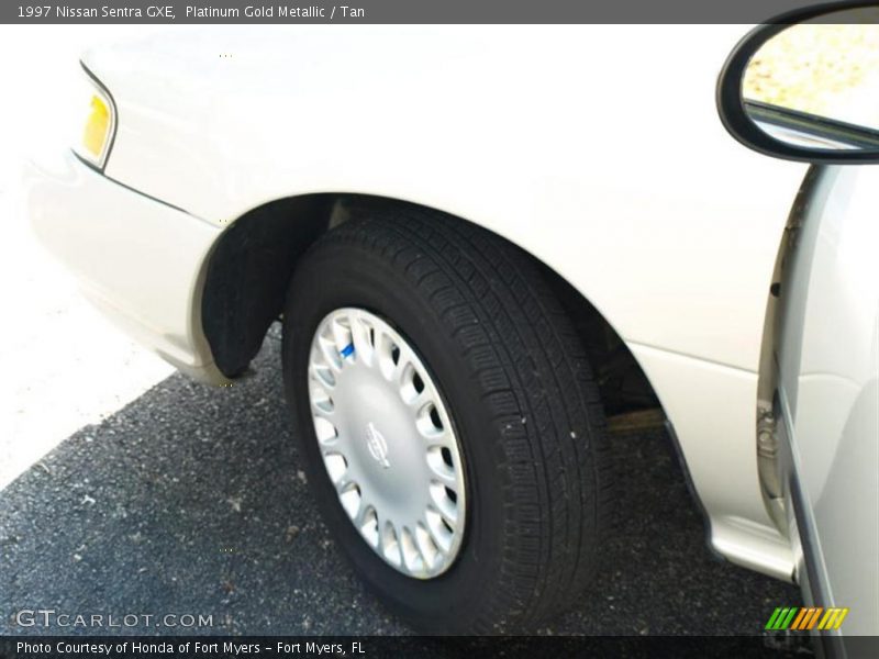 Platinum Gold Metallic / Tan 1997 Nissan Sentra GXE