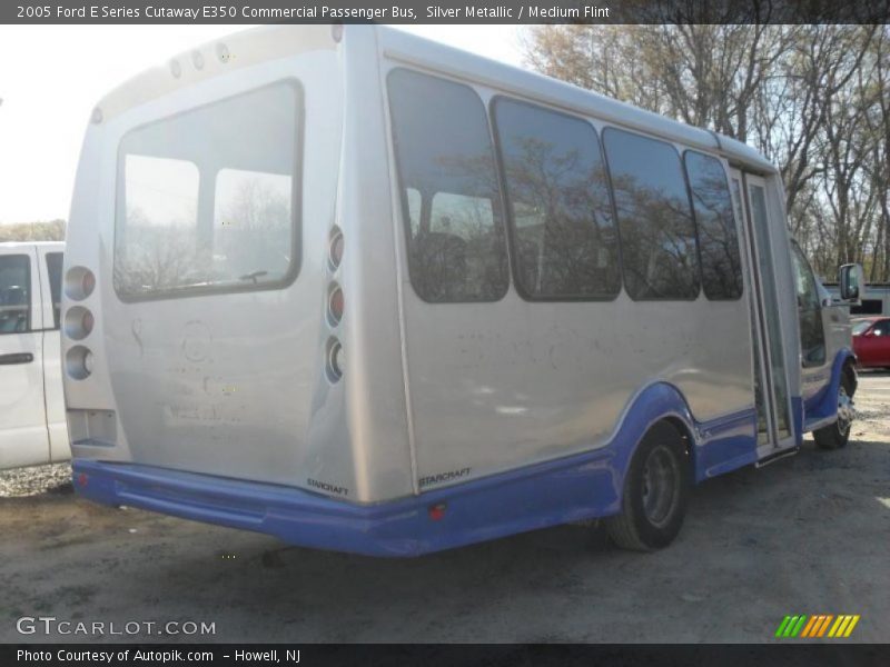 Silver Metallic / Medium Flint 2005 Ford E Series Cutaway E350 Commercial Passenger Bus