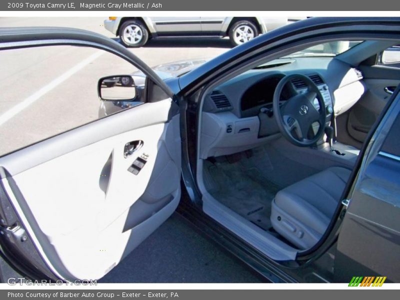 Magnetic Gray Metallic / Ash 2009 Toyota Camry LE