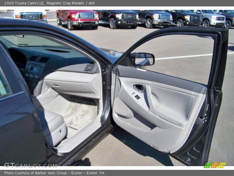 Magnetic Gray Metallic / Ash 2009 Toyota Camry LE