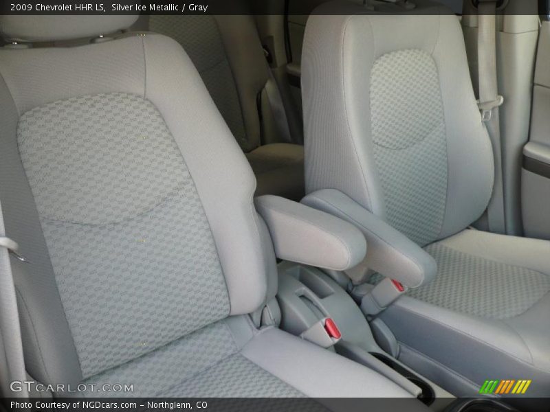 Silver Ice Metallic / Gray 2009 Chevrolet HHR LS