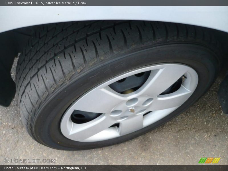 Silver Ice Metallic / Gray 2009 Chevrolet HHR LS