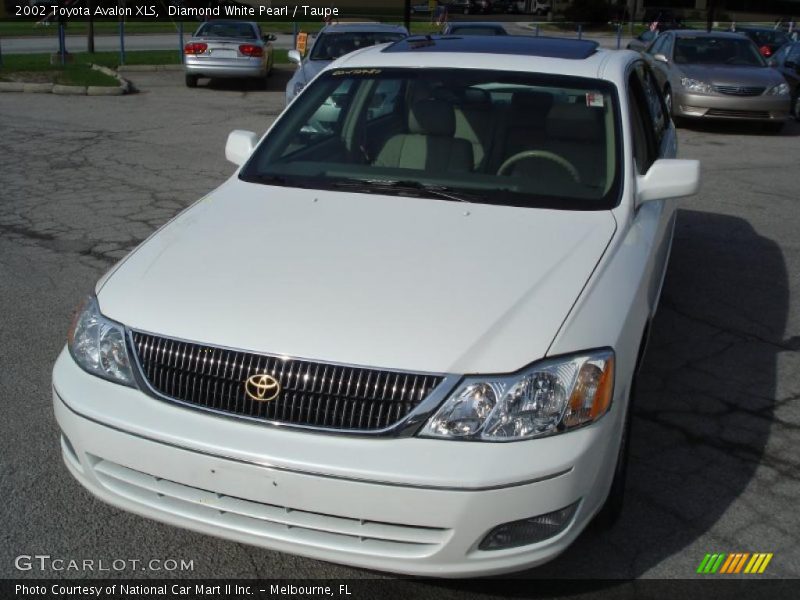 Diamond White Pearl / Taupe 2002 Toyota Avalon XLS