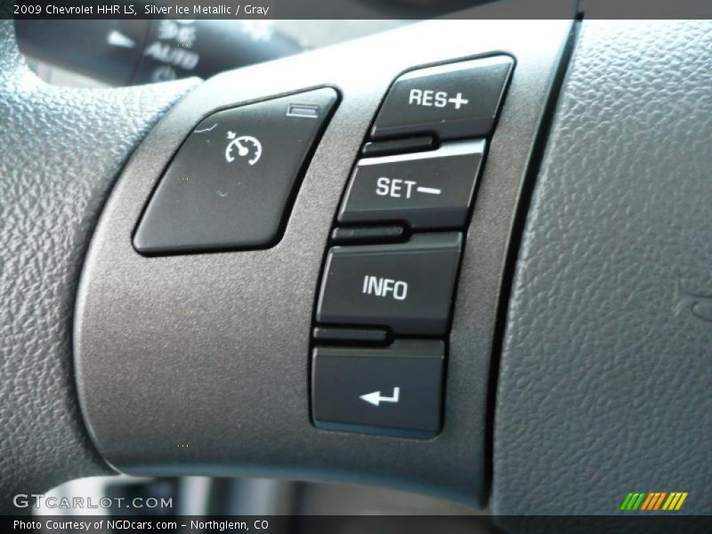 Silver Ice Metallic / Gray 2009 Chevrolet HHR LS