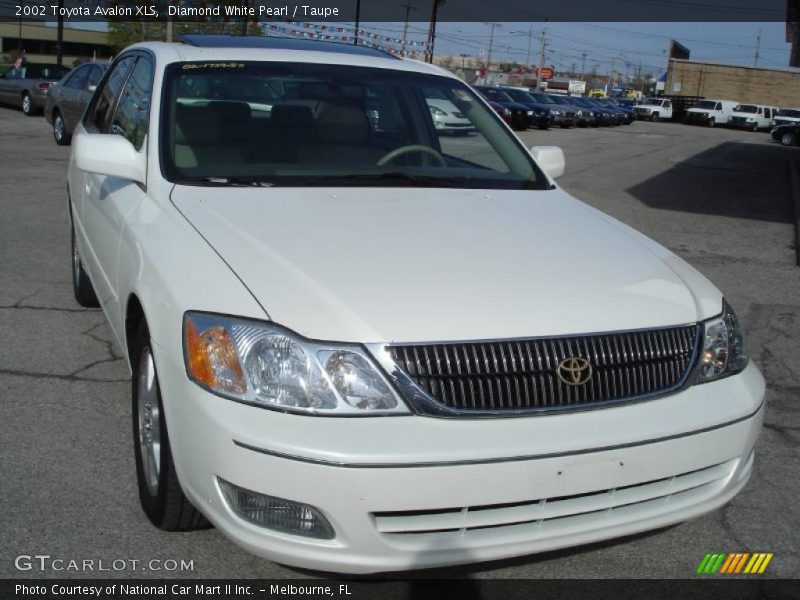 Diamond White Pearl / Taupe 2002 Toyota Avalon XLS