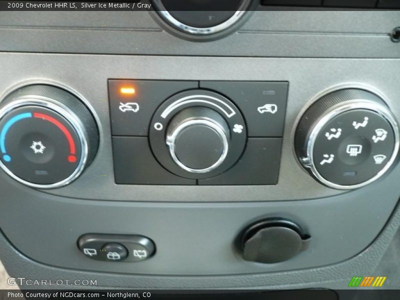 Silver Ice Metallic / Gray 2009 Chevrolet HHR LS