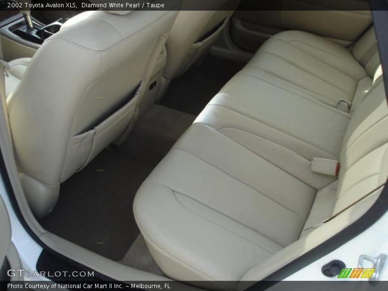 Diamond White Pearl / Taupe 2002 Toyota Avalon XLS