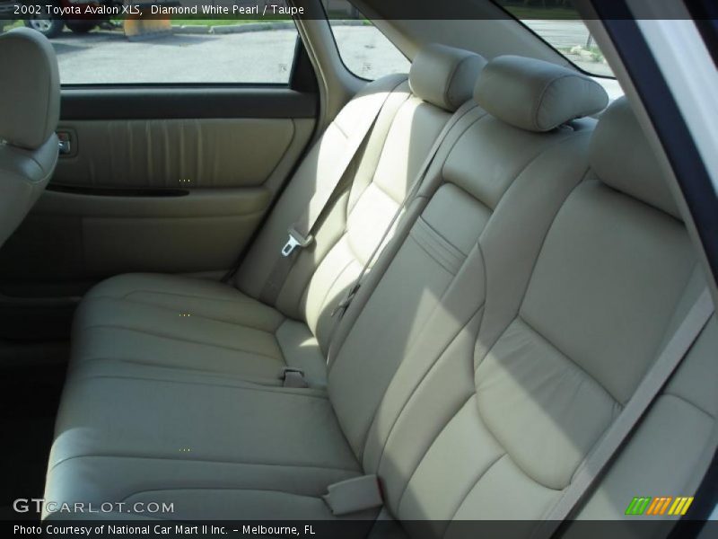 Diamond White Pearl / Taupe 2002 Toyota Avalon XLS