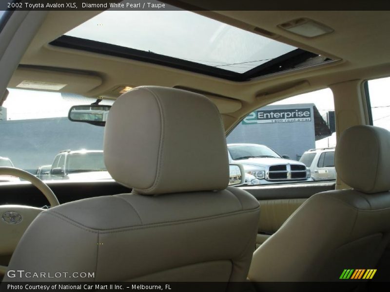 Diamond White Pearl / Taupe 2002 Toyota Avalon XLS