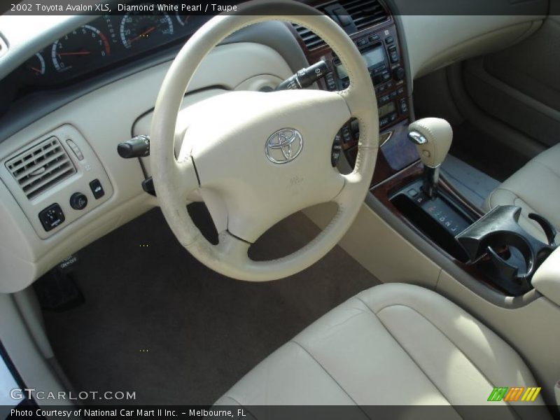 Diamond White Pearl / Taupe 2002 Toyota Avalon XLS