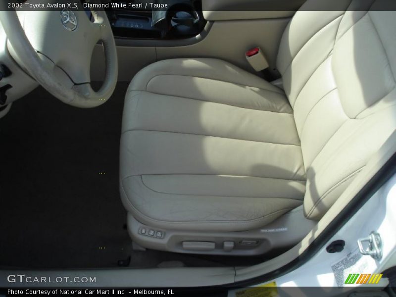 Diamond White Pearl / Taupe 2002 Toyota Avalon XLS