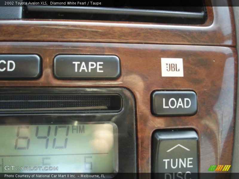 Diamond White Pearl / Taupe 2002 Toyota Avalon XLS