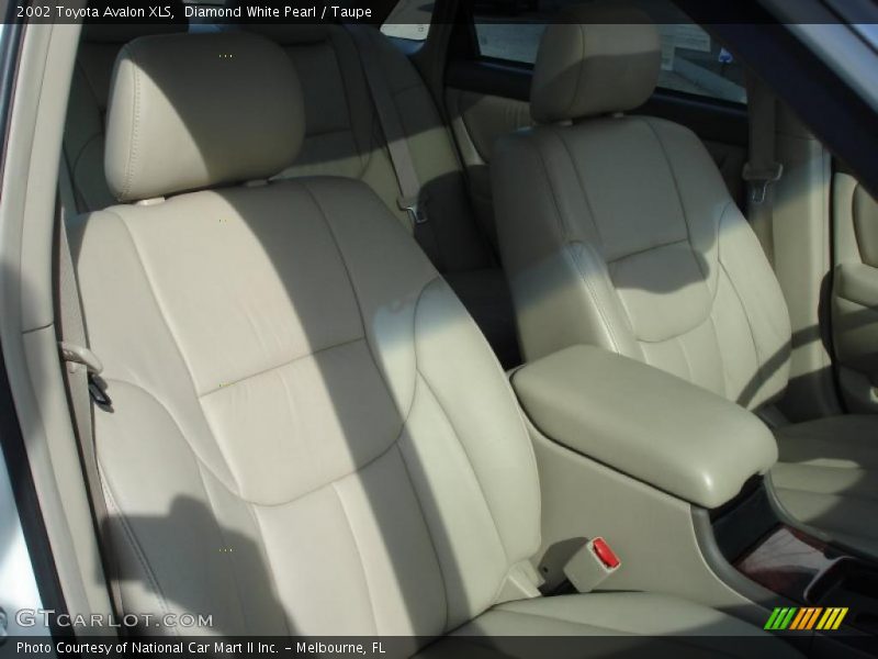Diamond White Pearl / Taupe 2002 Toyota Avalon XLS