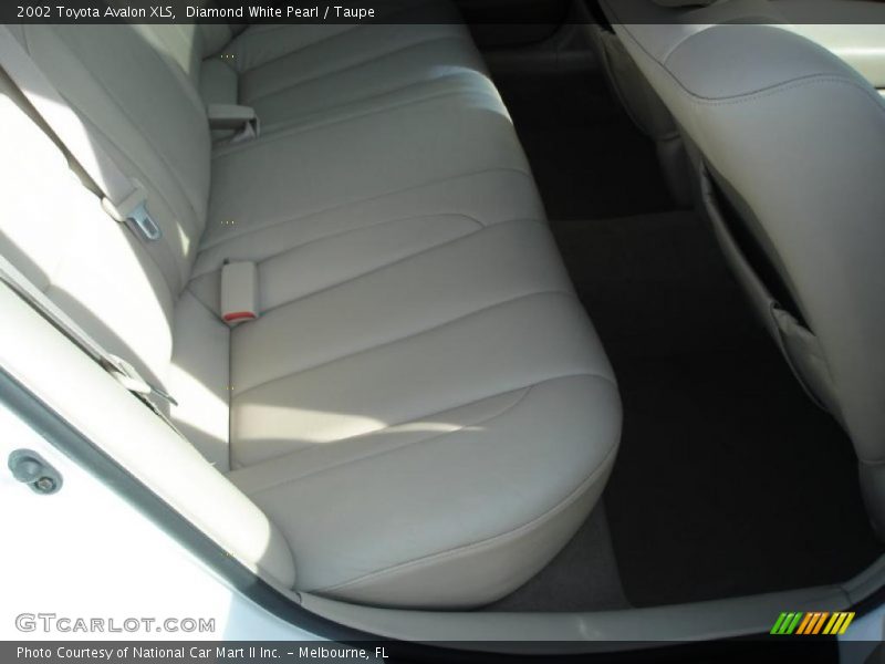 Diamond White Pearl / Taupe 2002 Toyota Avalon XLS