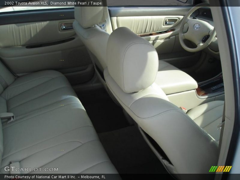 Diamond White Pearl / Taupe 2002 Toyota Avalon XLS