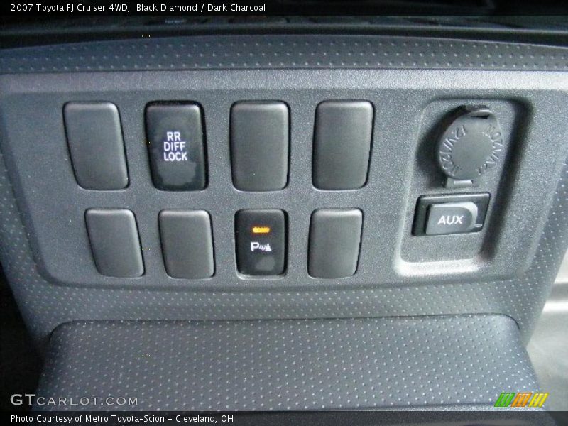 Black Diamond / Dark Charcoal 2007 Toyota FJ Cruiser 4WD