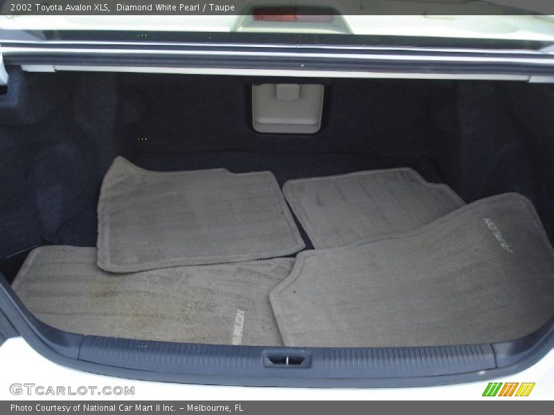 Diamond White Pearl / Taupe 2002 Toyota Avalon XLS