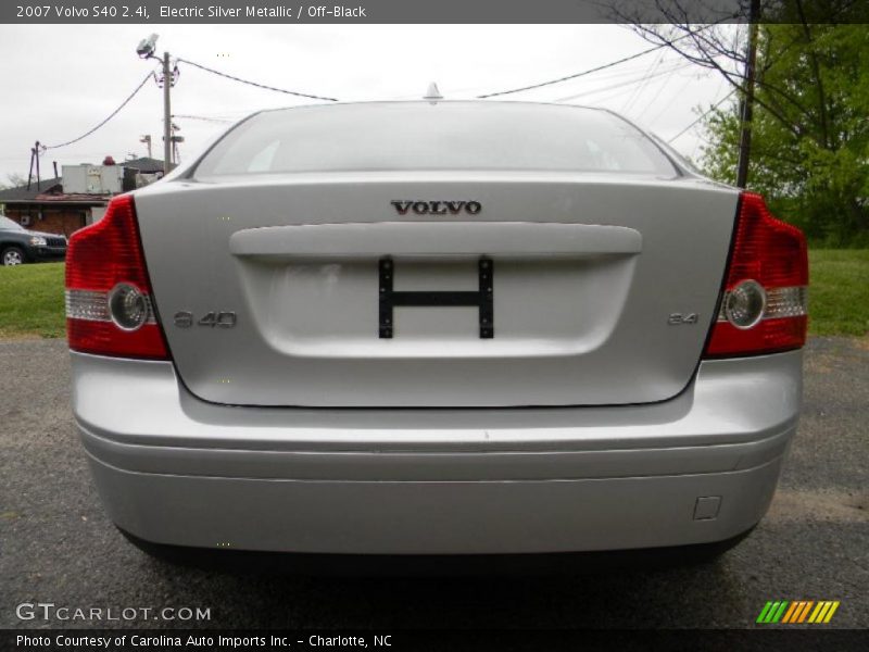 Electric Silver Metallic / Off-Black 2007 Volvo S40 2.4i