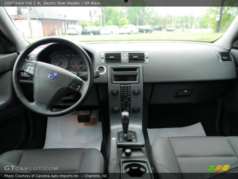 Electric Silver Metallic / Off-Black 2007 Volvo S40 2.4i