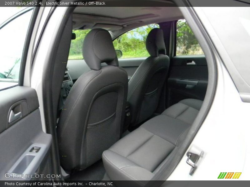 Electric Silver Metallic / Off-Black 2007 Volvo S40 2.4i