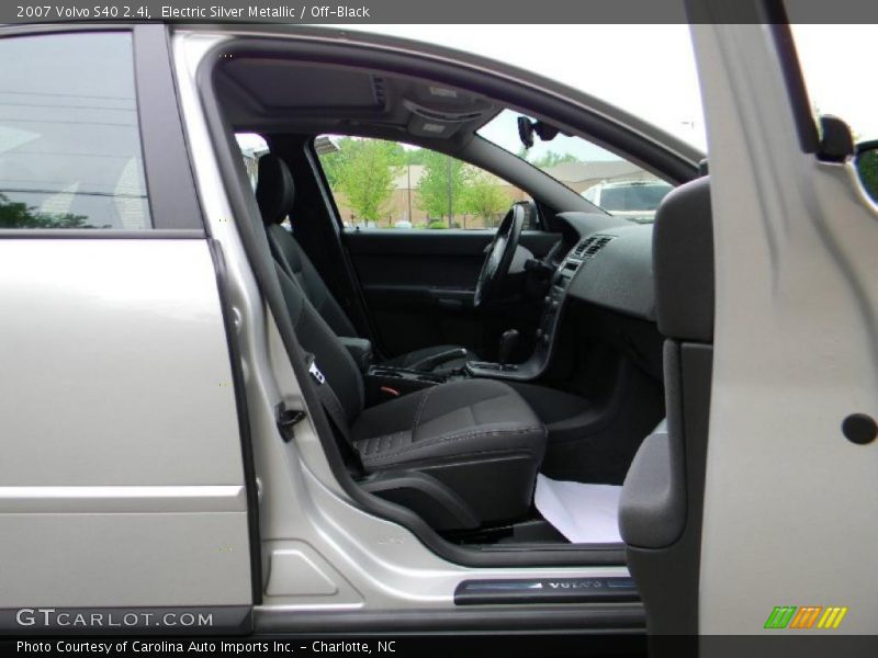 Electric Silver Metallic / Off-Black 2007 Volvo S40 2.4i