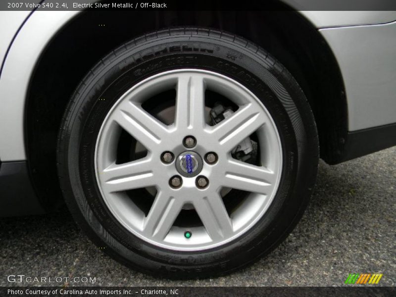 Electric Silver Metallic / Off-Black 2007 Volvo S40 2.4i