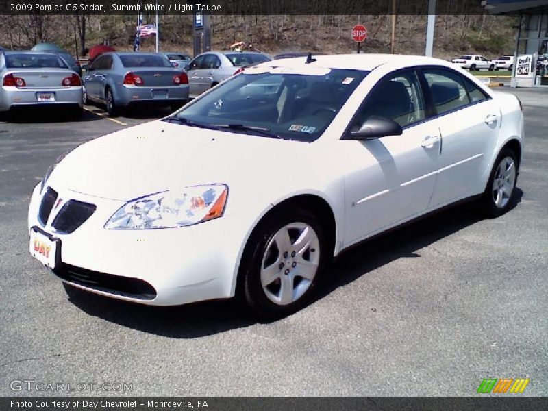 Summit White / Light Taupe 2009 Pontiac G6 Sedan