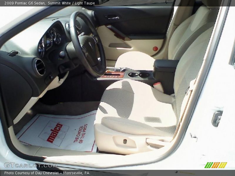 Summit White / Light Taupe 2009 Pontiac G6 Sedan