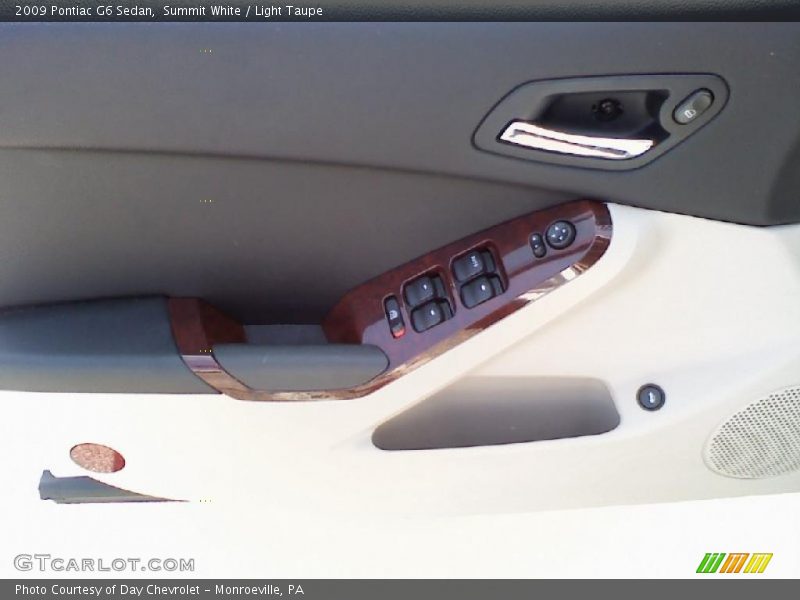 Summit White / Light Taupe 2009 Pontiac G6 Sedan