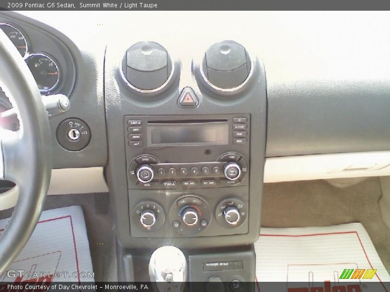 Summit White / Light Taupe 2009 Pontiac G6 Sedan