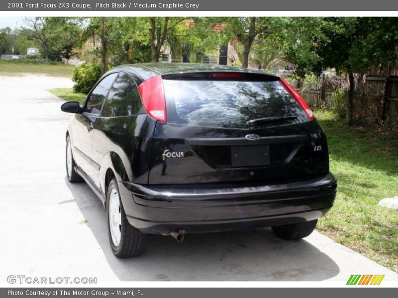 Pitch Black / Medium Graphite Grey 2001 Ford Focus ZX3 Coupe