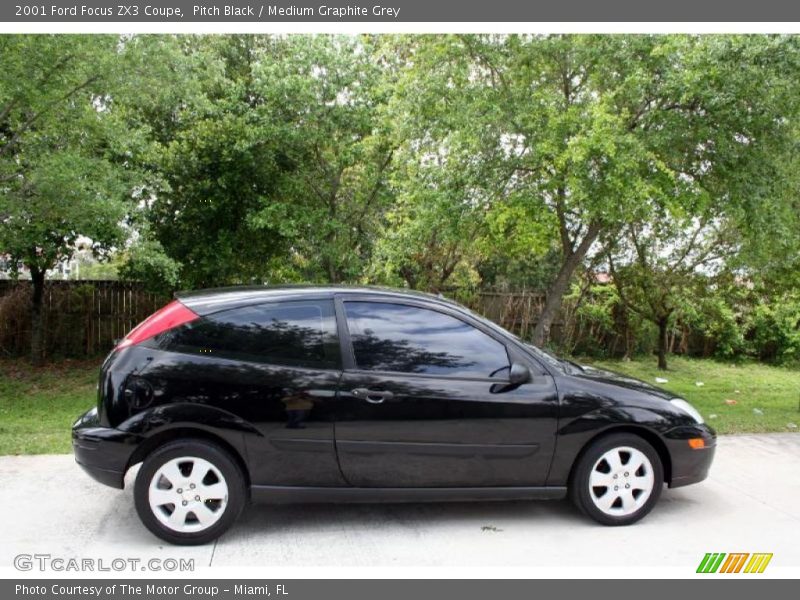 Pitch Black / Medium Graphite Grey 2001 Ford Focus ZX3 Coupe