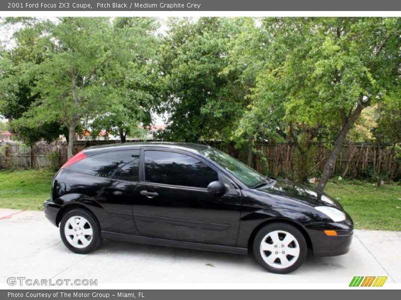Pitch Black / Medium Graphite Grey 2001 Ford Focus ZX3 Coupe
