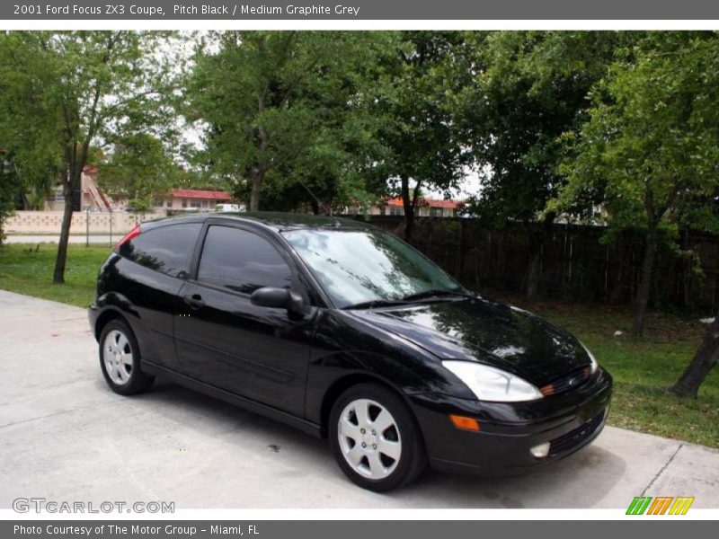 Pitch Black / Medium Graphite Grey 2001 Ford Focus ZX3 Coupe