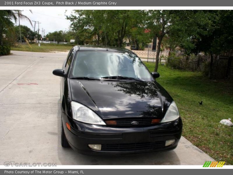 Pitch Black / Medium Graphite Grey 2001 Ford Focus ZX3 Coupe