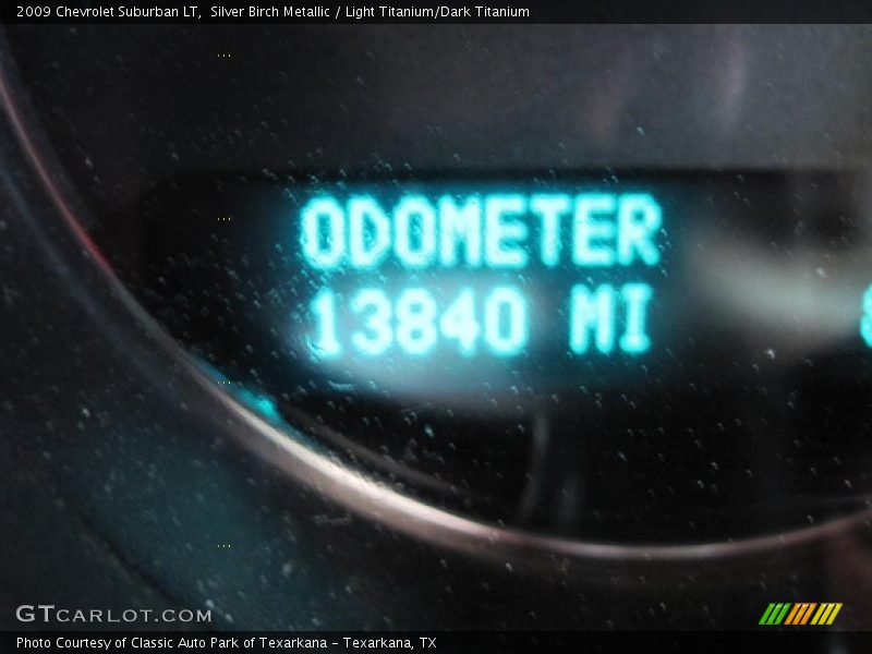 Silver Birch Metallic / Light Titanium/Dark Titanium 2009 Chevrolet Suburban LT