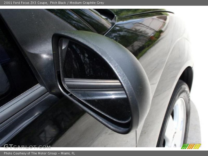Pitch Black / Medium Graphite Grey 2001 Ford Focus ZX3 Coupe