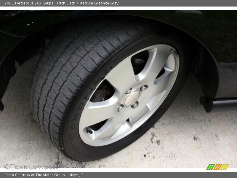 Pitch Black / Medium Graphite Grey 2001 Ford Focus ZX3 Coupe