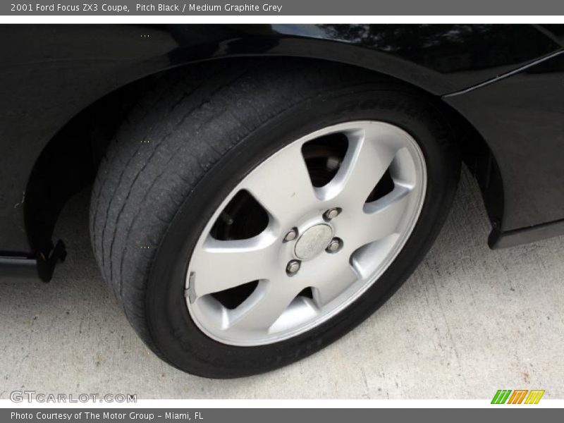Pitch Black / Medium Graphite Grey 2001 Ford Focus ZX3 Coupe
